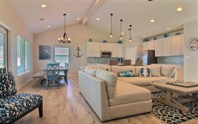 Private Beach Side Island Gem Home by Redawning