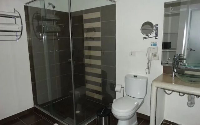 Hotel Paraiso Hollywood