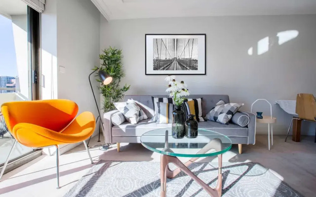 Russell St. Hotel Apartment