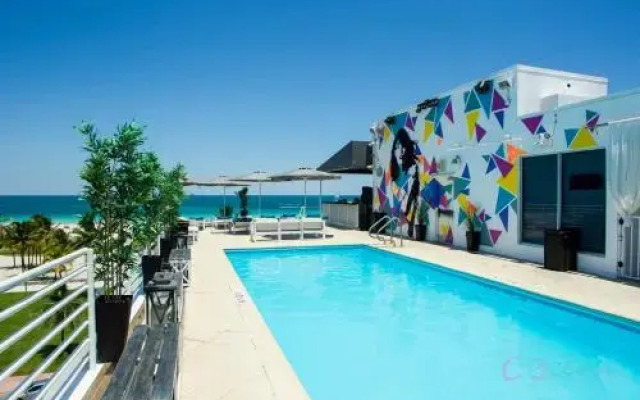 Suites at Congress Ocean Drive