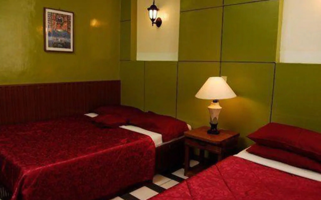 Bamboo Garden Business Inn