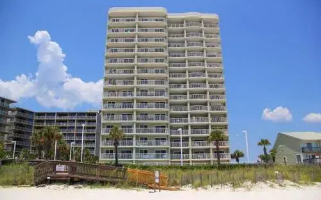 Tradewinds 605 by RedAwning