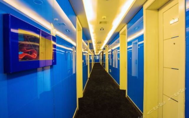 Taizhou Dongguanhe Business Hotel (Huangyan Wuyue Plaza)