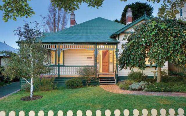 Melbourne House B&B