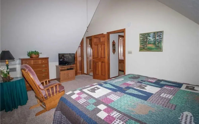 Bear Trails - Two Bedroom Cabin