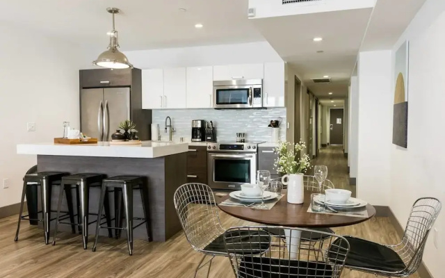 Amazing Spacious 2-Bd / 2-Bath Apartment In Dtla