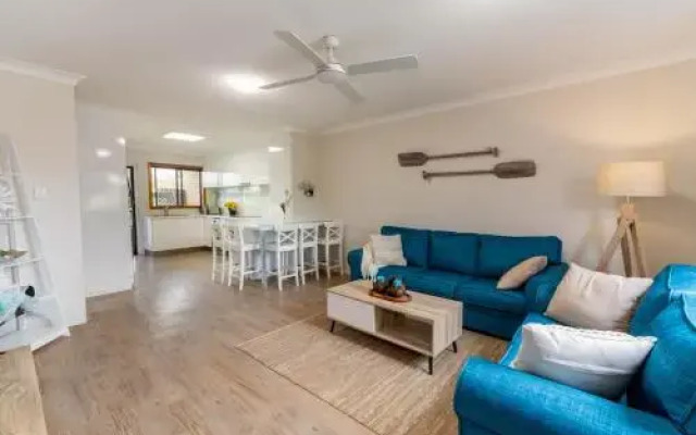 Elegant Waterfront Gem where the Ocean meets the Canal!
