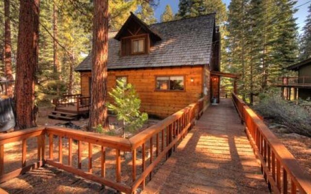 Jerves Tahoe Vacation Cabin by RedAwning