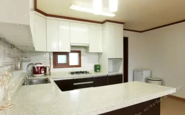 Seogwipo Sandule Pool House Pension