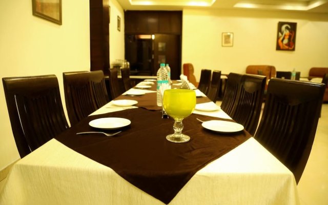 Hotel Mall Residency By OYO Rooms