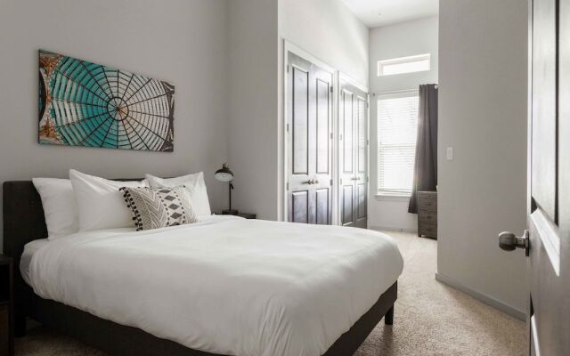 Locale Uptown at Galleria