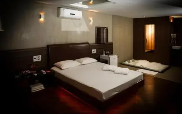 W Motel ( adults only)