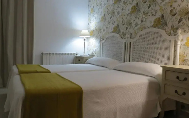 Hostal Montemayor