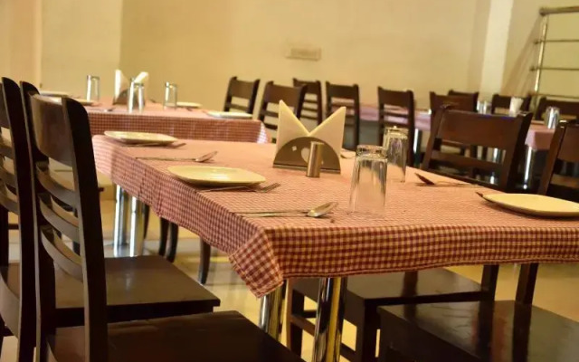Hotel Ganpati Plazza