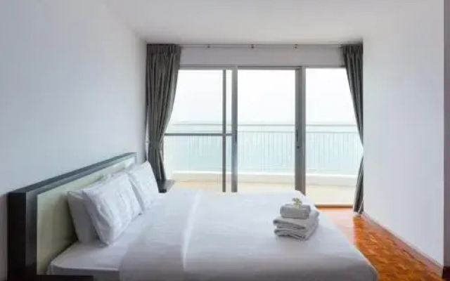 Baan TiewKlurn Beachfront Condomium