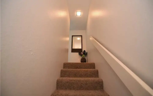 Lokelani #A205 - 2 Br condo by RedAwning