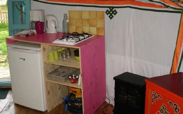 Camping Domaine Provencal - Yourtes