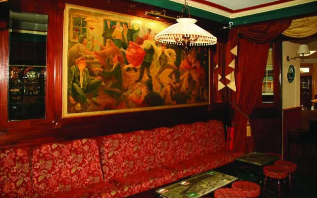 Towers Hotel