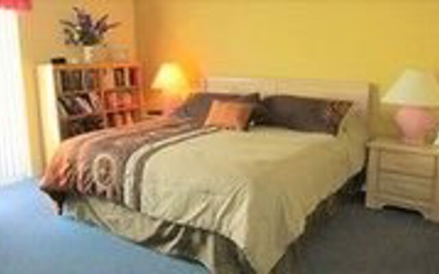 Christine's Villa - 3 Br villa by RedAwning