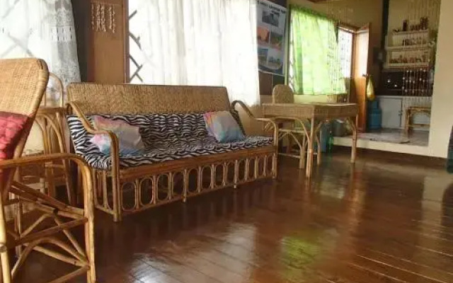 El Gordo's Adventures and Guesthouse