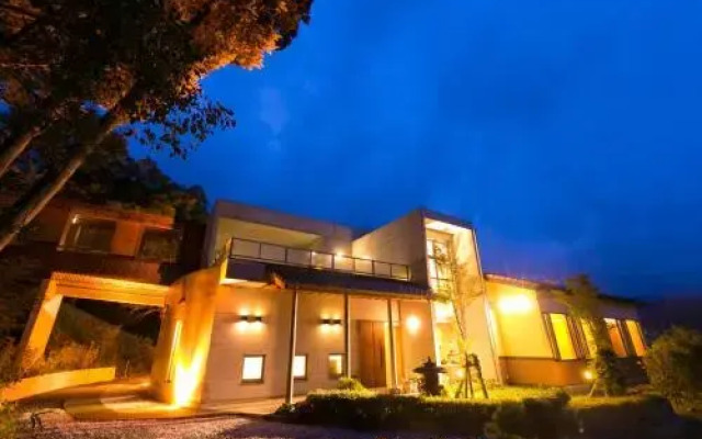 Ryokan pebble Takashima