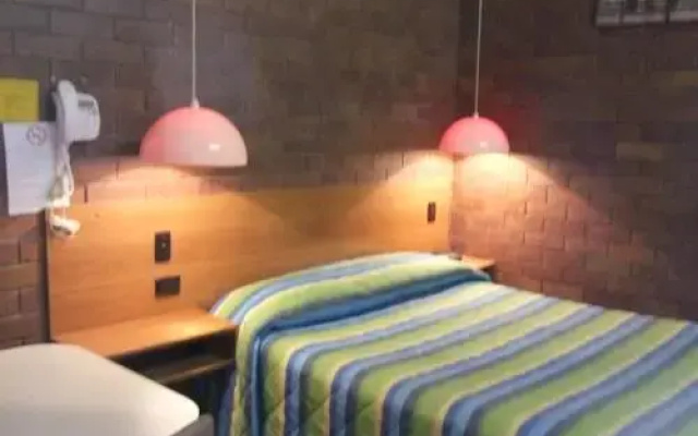Golden West Motor Inn