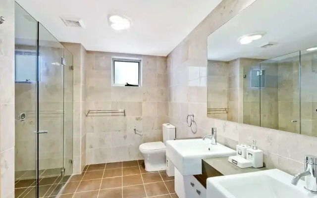 Catalina Luxury Apartments 9
