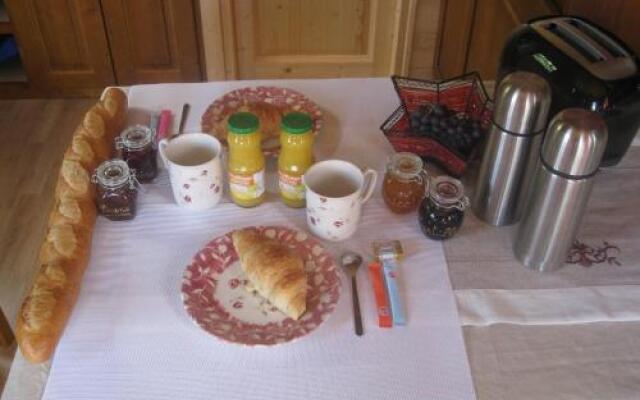 Les Roulottes dEncazeaux