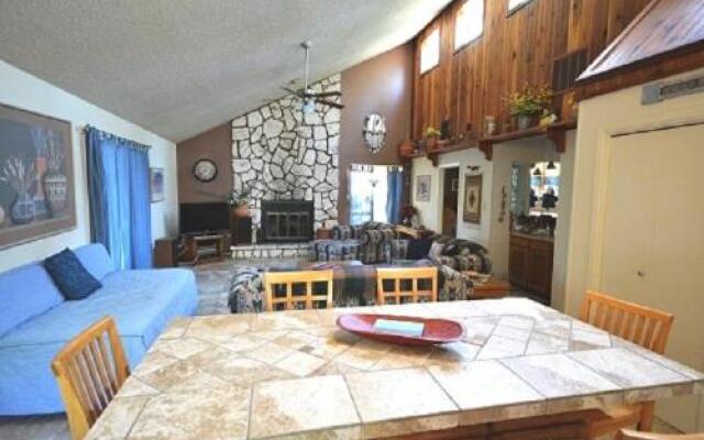 Kizzy'S Kove - 2 Br condo by RedAwning