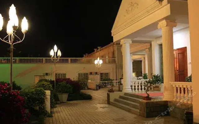 Dali Yilong Binhai Hotel