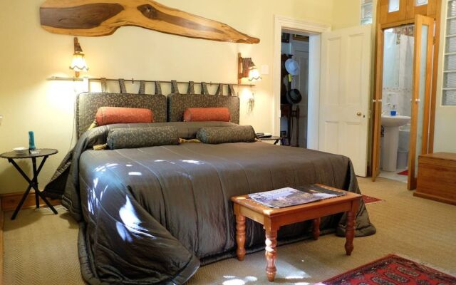 Jambo Guest House Rose Room in Green Point