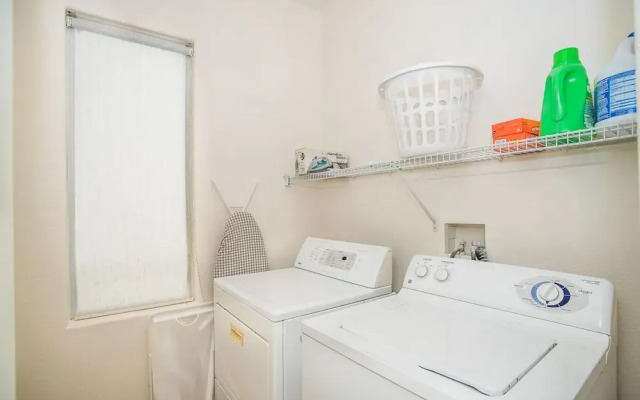 Grey High Roller - 4Bd 3Ba