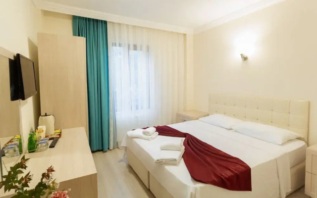 Anex Palm Beach Otel Kucukkuyu