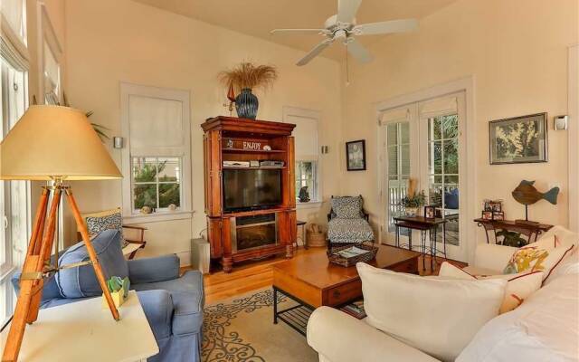 Nautilus 3605 Waverly by RedAwning