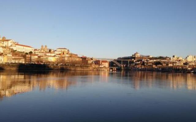 Douro & Sea - River Side