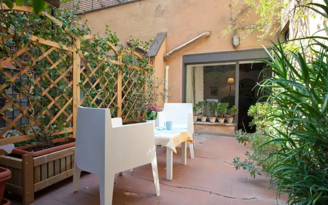 Rental in Rome Arco Ciambella Studio