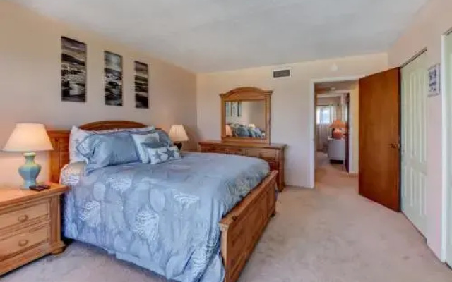 Starboard Light 7 by Distinctive Beach Rentals