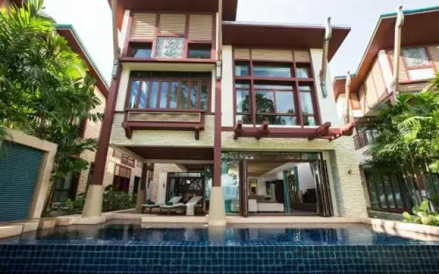 Amatapura Beachfront Villa 14