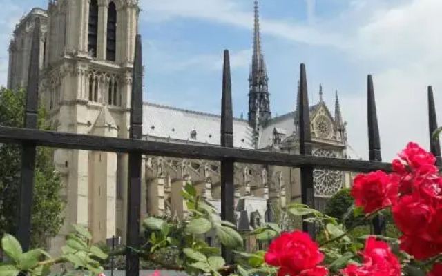 Louvre - Saint Honore Area Apartment