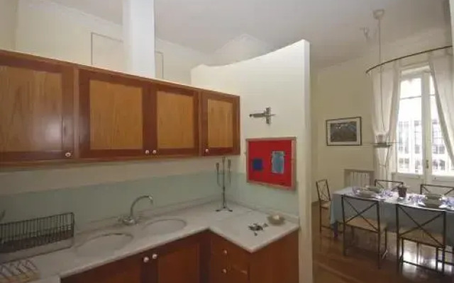House and the City - Colosseum Apartments