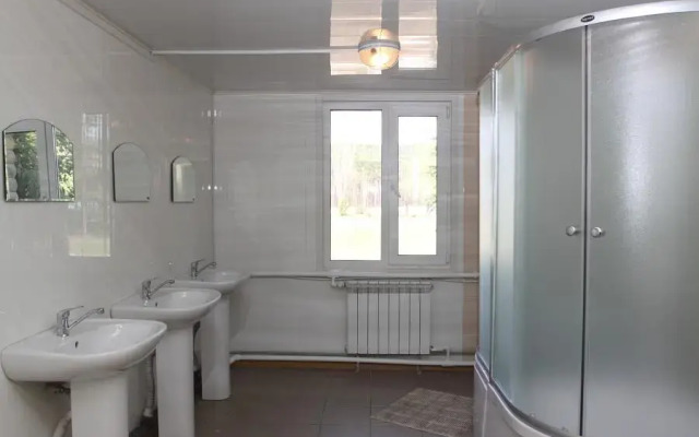 Four Seasons Slavutich Hostel