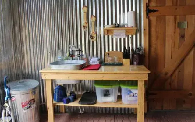 Horse Barn-Silver Room