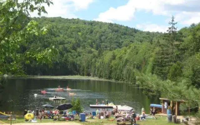 Chalets Aux Berges du Lac Castor