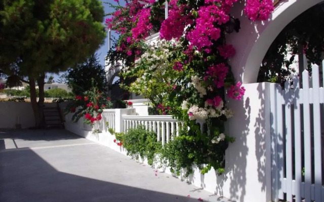 Beach Houses Santorini