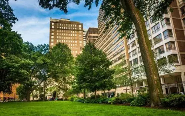 Walker's Paradise 2-Bdrm in Rittenhouse Square