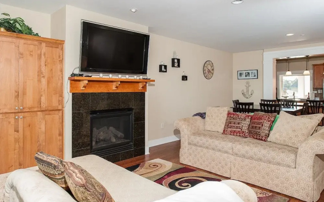 Shoreline Ridge Condos