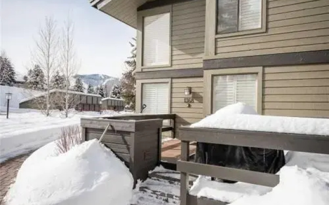 Dollar Meadows Condo 1368 by RedAwning