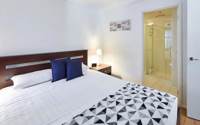 2 Bed/2 Bath Apt, Amazing Location!