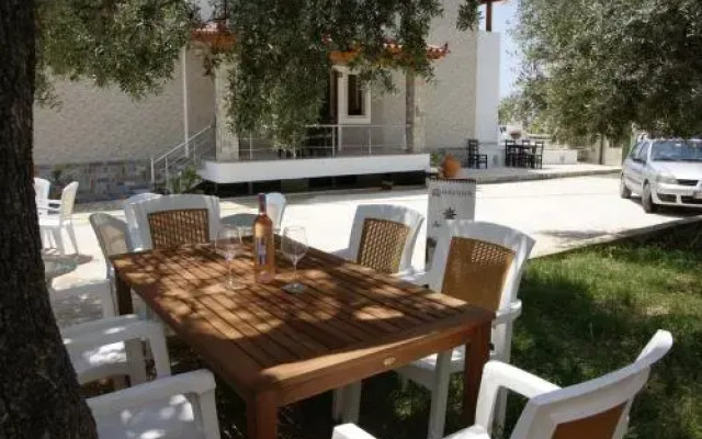 Augustus Hotel