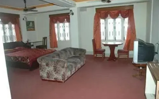 Hotel Golmaheem